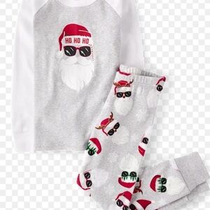 The Children's Place Gray and White‎ Pajama Set with Santa Design 3T